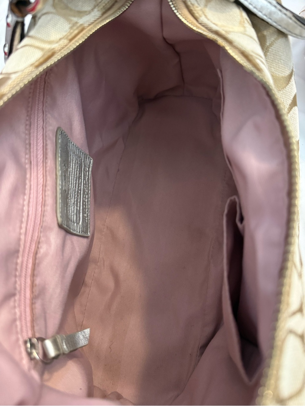EUC Vintage Coach Gallery Signature
Hobo Shoulder Bag with Multicolor Stripe - Picture 14 of 15